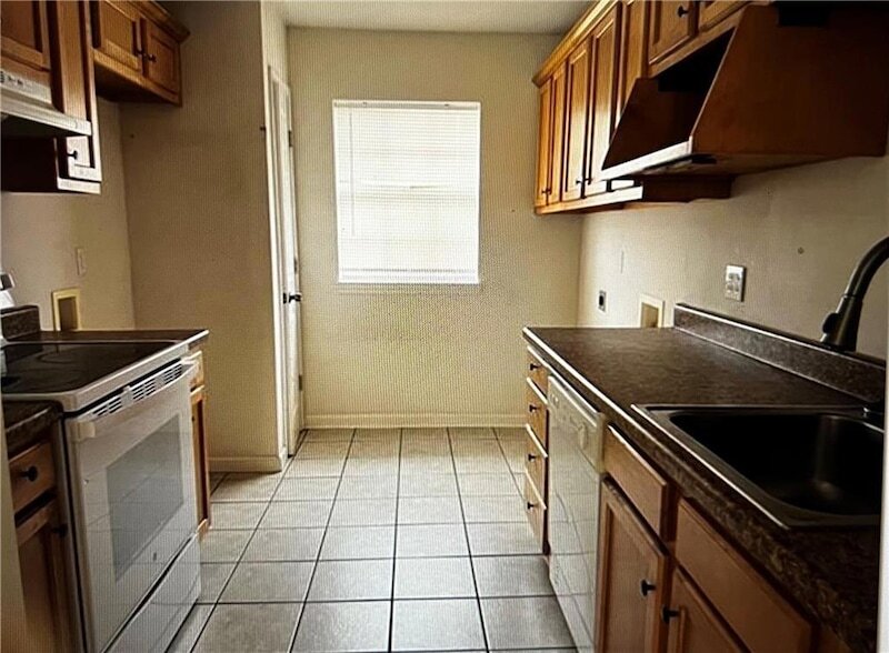 Building Photo - 203 Maryland Dr