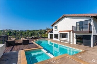 Building Photo - 4372 Park Vicente