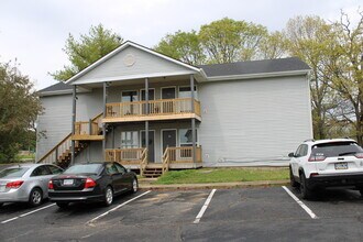 Building Photo - 102 Sweet Gum