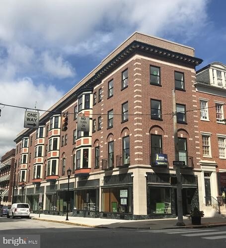 Foto del edificio - 19 N Duke St