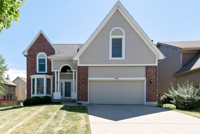 Building Photo - 4 Bed Overland Park Home - Blue Valley Sch...