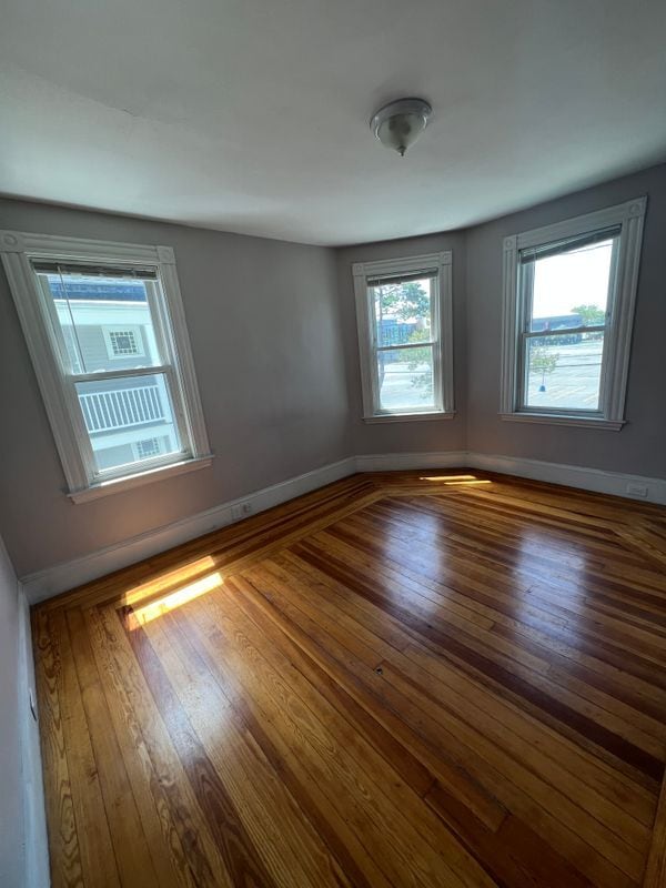 Building Photo - 3 Lussier St