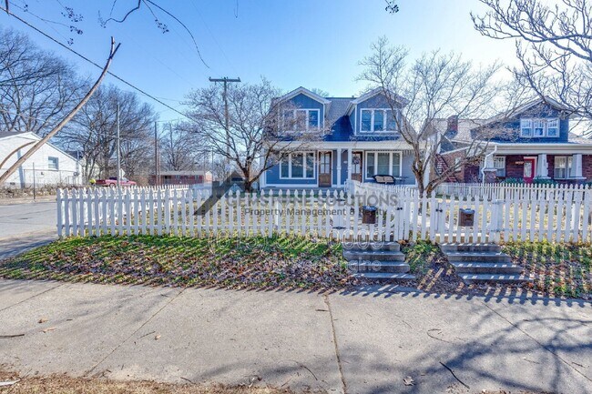 Building Photo - 628 Shelby Ave