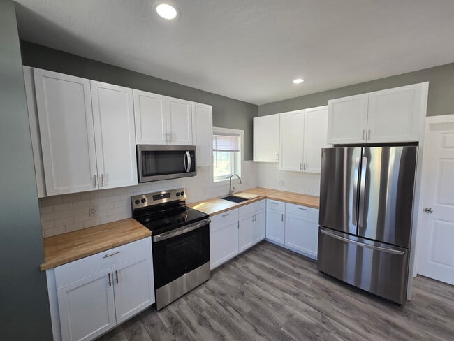 Building Photo - 3072 S 565 W