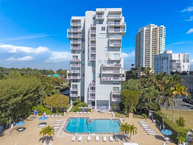 Foto del edificio - 150 SE 25th Rd