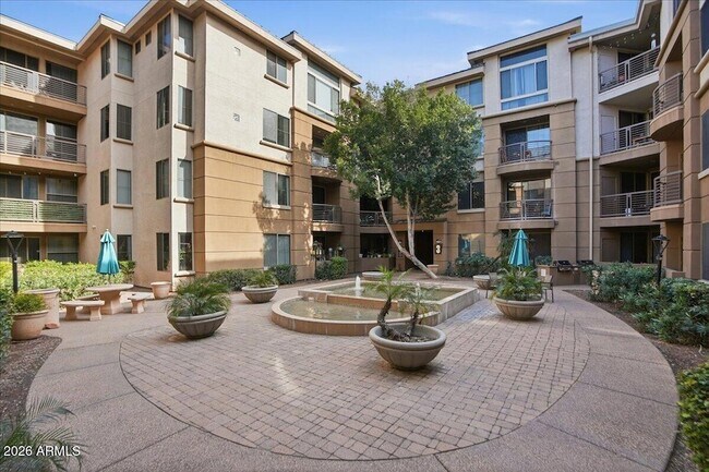 Building Photo - 1701 E Colter St