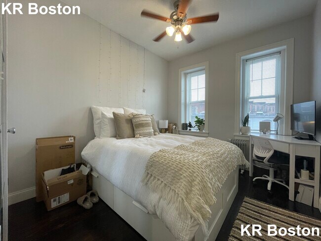 Building Photo - 994 Tremont St