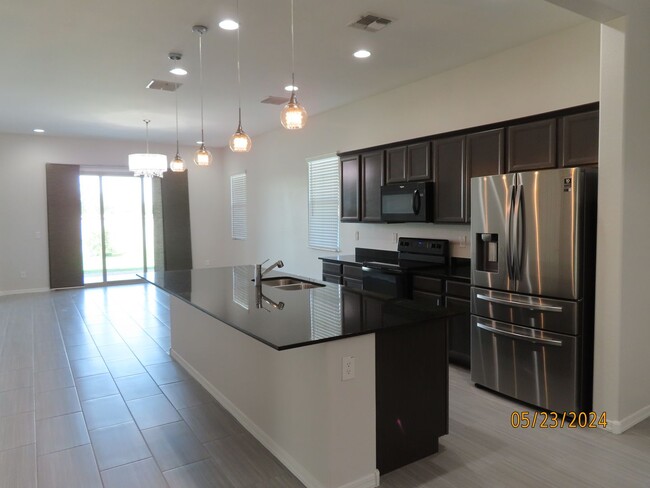 Building Photo - Beautiful 4 Bedroom 3 Bath Home in Gated C...