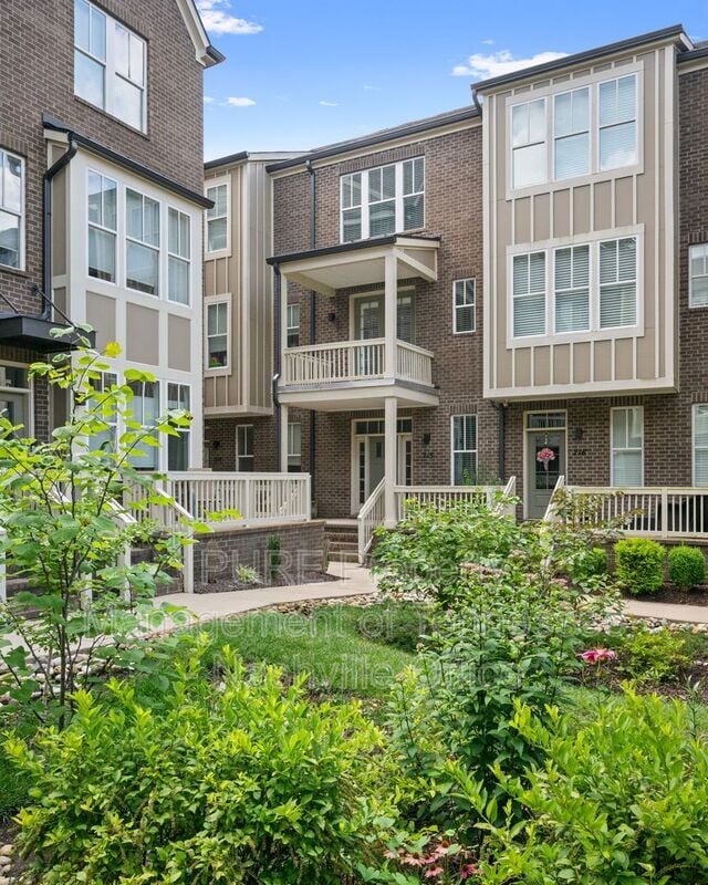 Building Photo - 215 Porter Village Cir