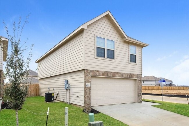 Building Photo - 2358 Redlove Dr