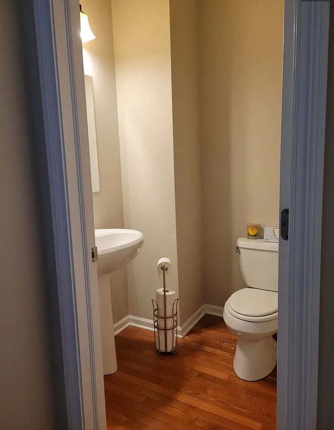 Foto del edificio - 2475 Waterbury Ln