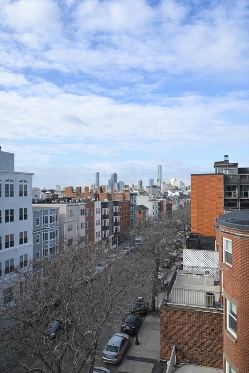 Foto del edificio - 400 W Broadway