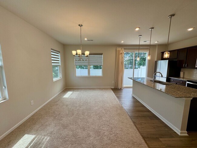 Foto del edificio - Cute 3BR/2BA Townhouse Minutes from Uptown