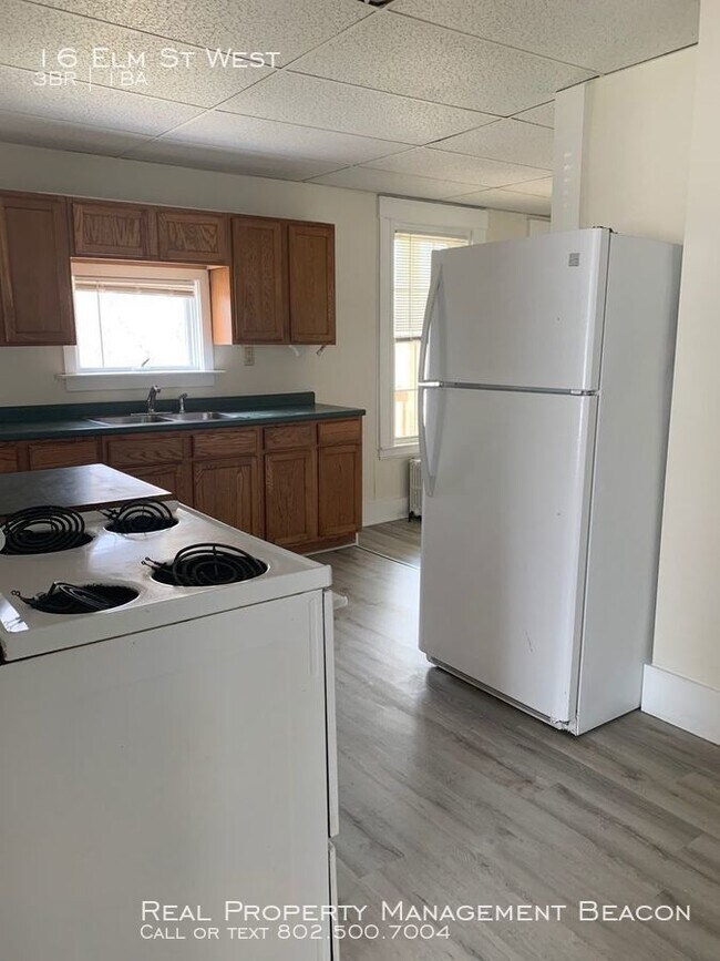 Building Photo - 3 BR/1 BA $1500 plus electric