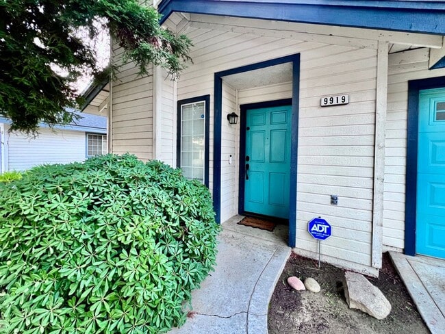 Foto del edificio - $2,495 Champlain Dr. & Fort Washington, 3 ...