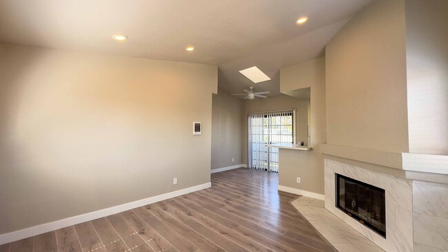 Interior Photo - 4535-4537 52nd St.