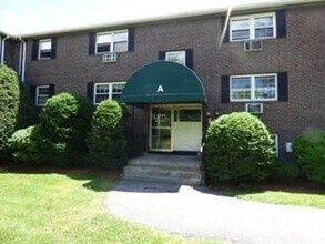 Building Photo - 96 Richardson Rd