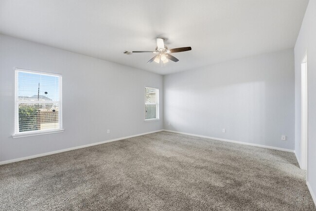 Foto del edificio - 719 Longstreet Dr