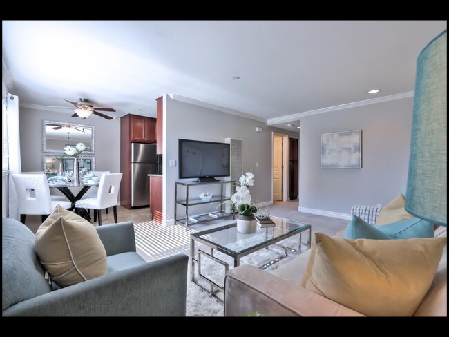 Building Photo - 2601 Cortez Dr