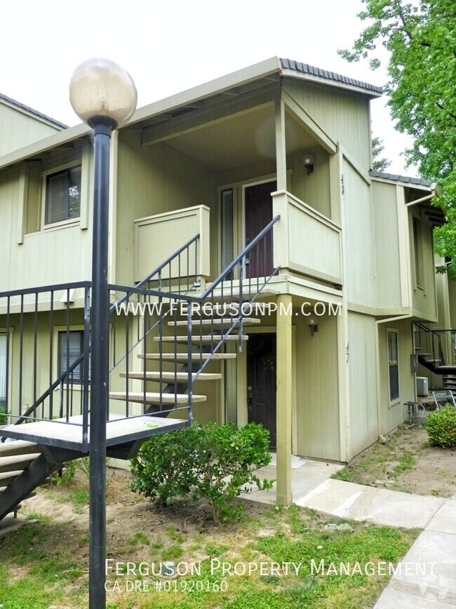 Oakridge Park Apartments for Rent with High Ceilings Roseville, CA