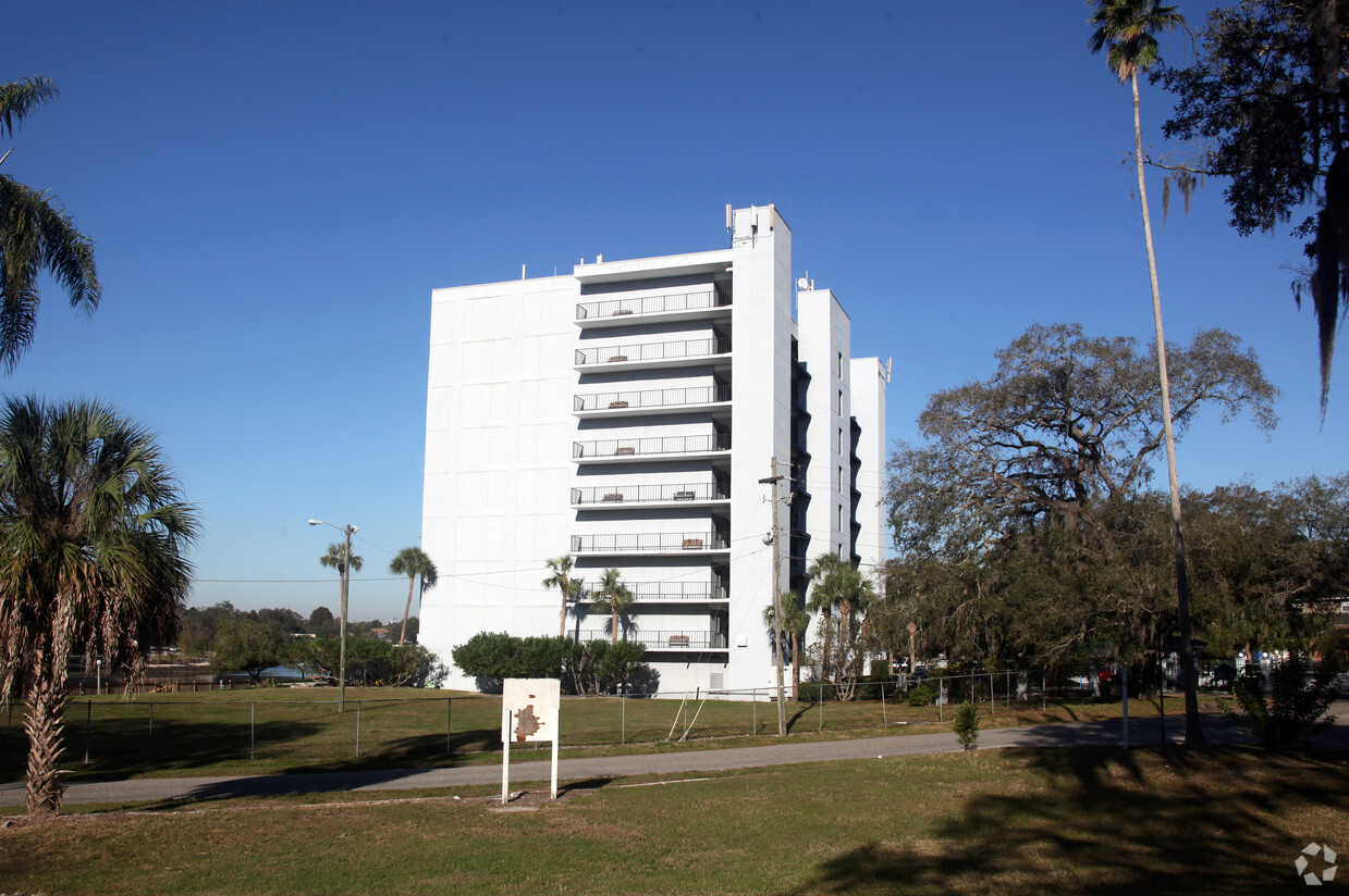 Building Photo - Dockside Condominiunm