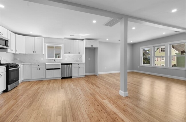 Building Photo - 69 Cutler St