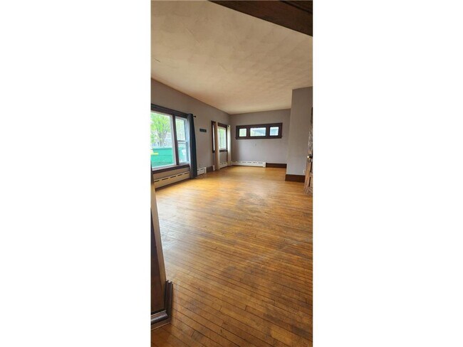 Foto del edificio - 108 2nd St S