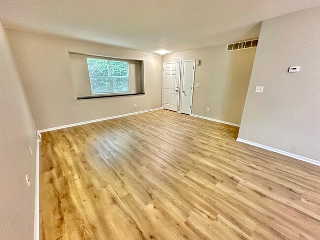 Foto del edificio - 2464/2466 S. 76th Street