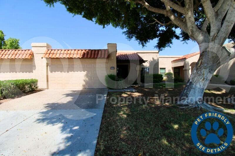 Primary Photo - 886 W Summit Pl
