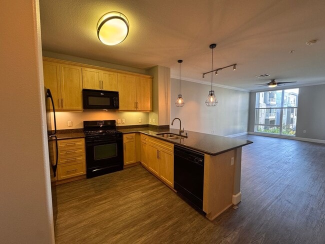 Interior Photo - Stadium House Apartments