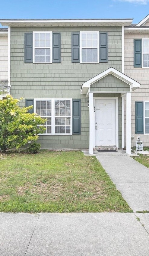 Building Photo - 404 Springwood Dr