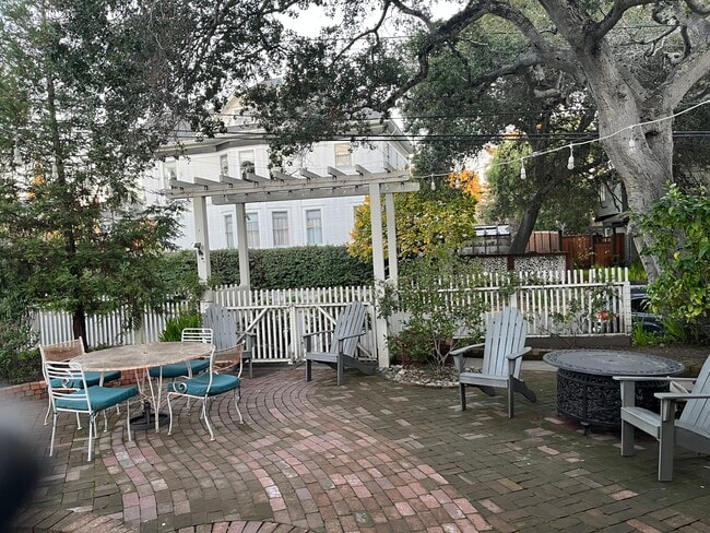 Enclosed Patio - 305 Mission St