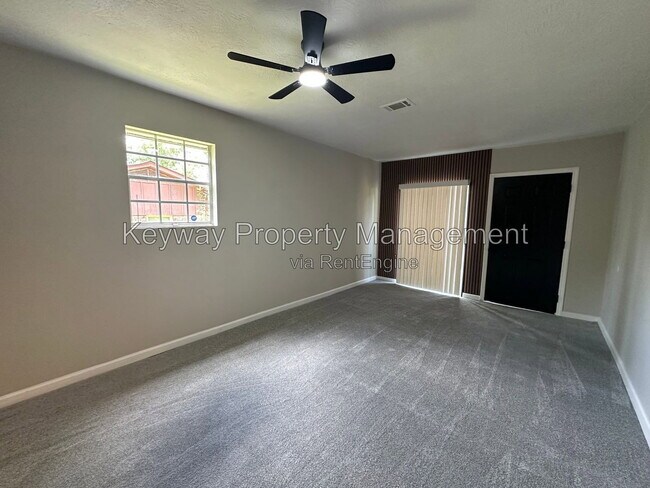 Foto del edificio - 3606 Columbine Dr