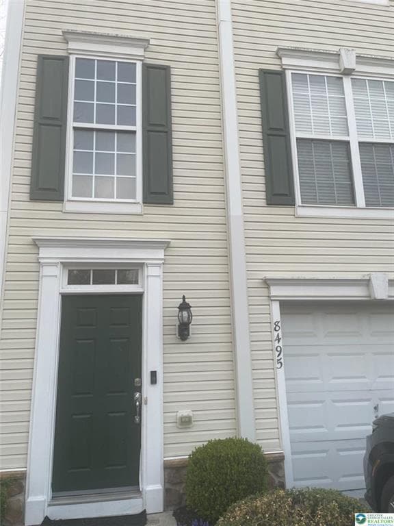 Building Photo - 8495 Putnam Ct