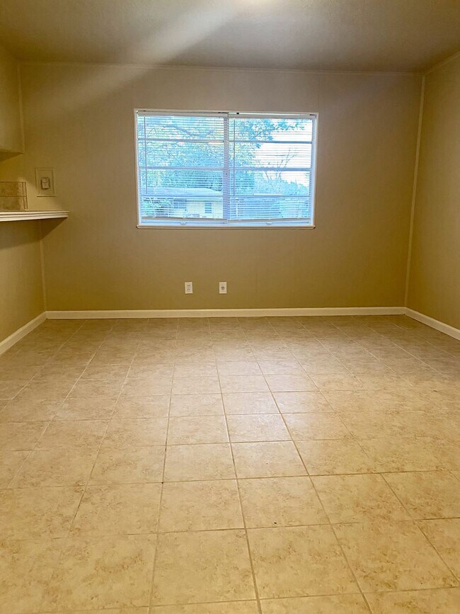 Building Photo - 9320 Shepherd Dr