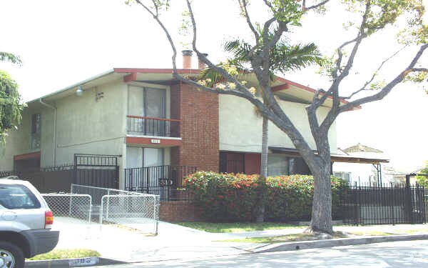 Primary Photo - 310 S Eucalyptus Ave