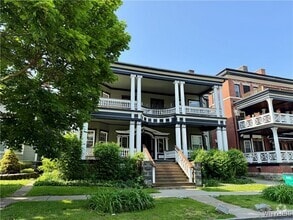Building Photo - 242 Bryant St