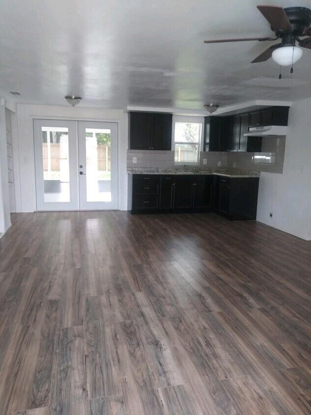 Building Photo - 5029 Drift Tide Dr