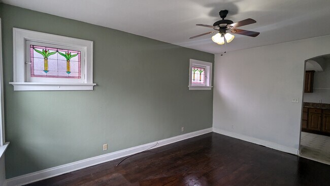 Building Photo - 5042 Mardel Ave