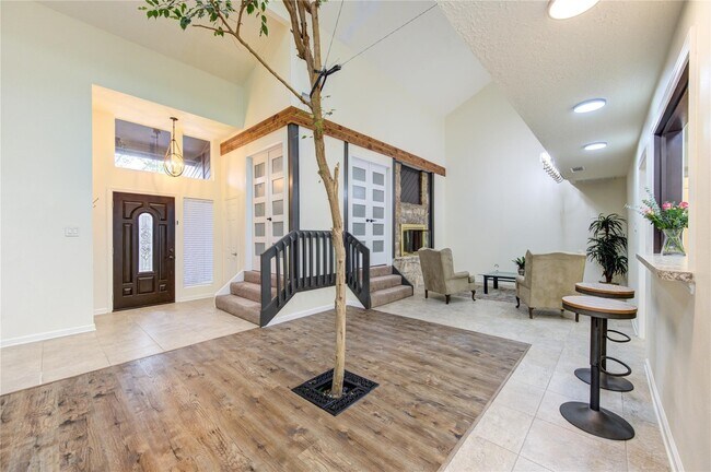 Foto del edificio - 15754 Walkwood Dr