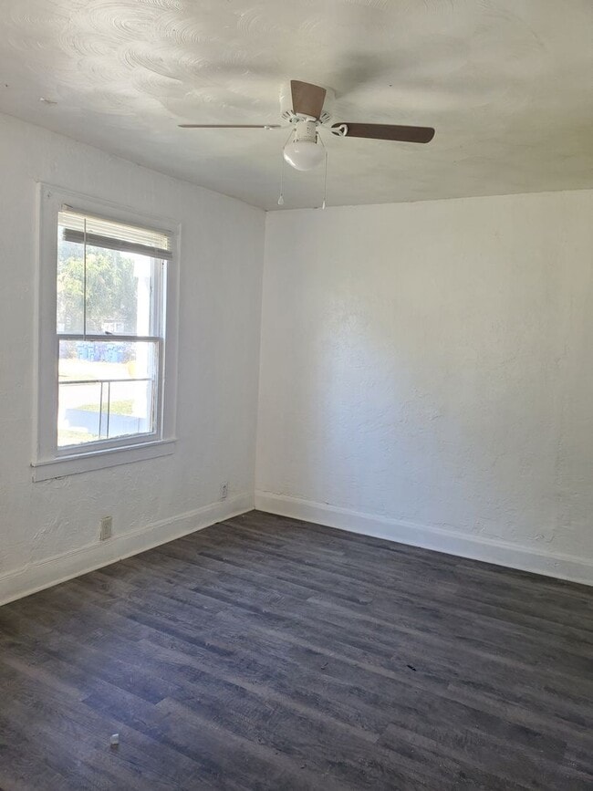 Photo - 20-20 Farragut St Apartment