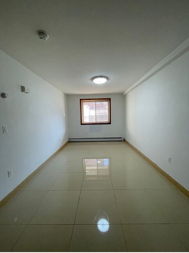 Foto del edificio - 6426 Queens Blvd