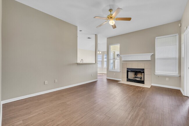 Foto del edificio - 3715 Westfield Dr