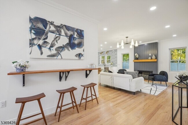Foto del edificio - 99 Ashwood Ave