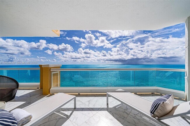 Foto del edificio - 17875 Collins Ave