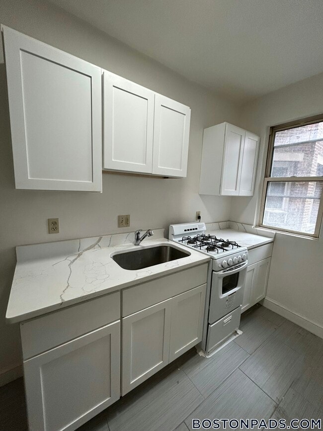 Building Photo - 11 Scottfield Rd