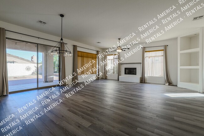 Foto del edificio - 2126 E Fawn Dr