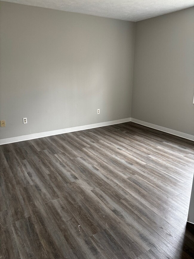 Building Photo - 1286 Fairground Rd