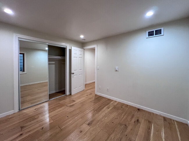 Building Photo - 19A Jasper Place -