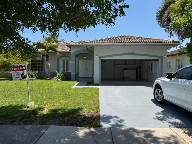 Building Photo - 16064 SW 143rd Ln
